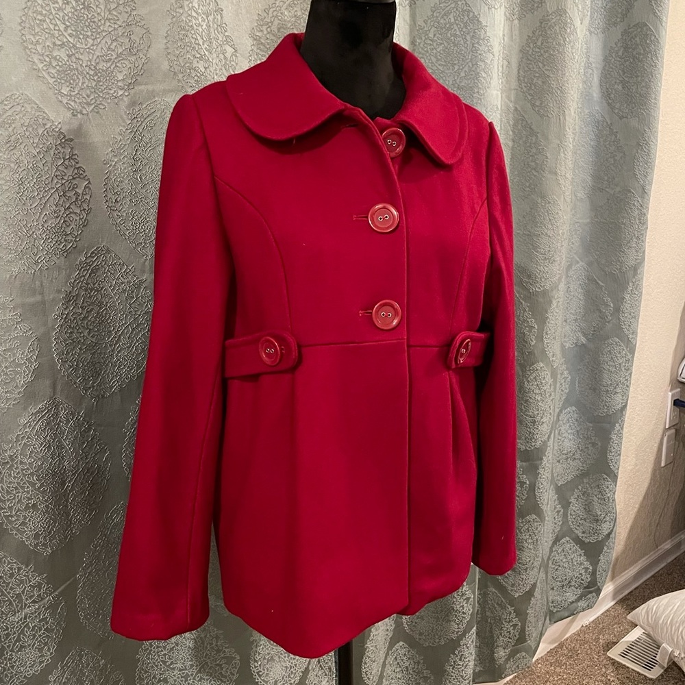 Pretty short wool red peacoat